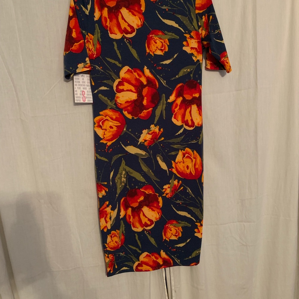 Dress - Picture 2 of 2